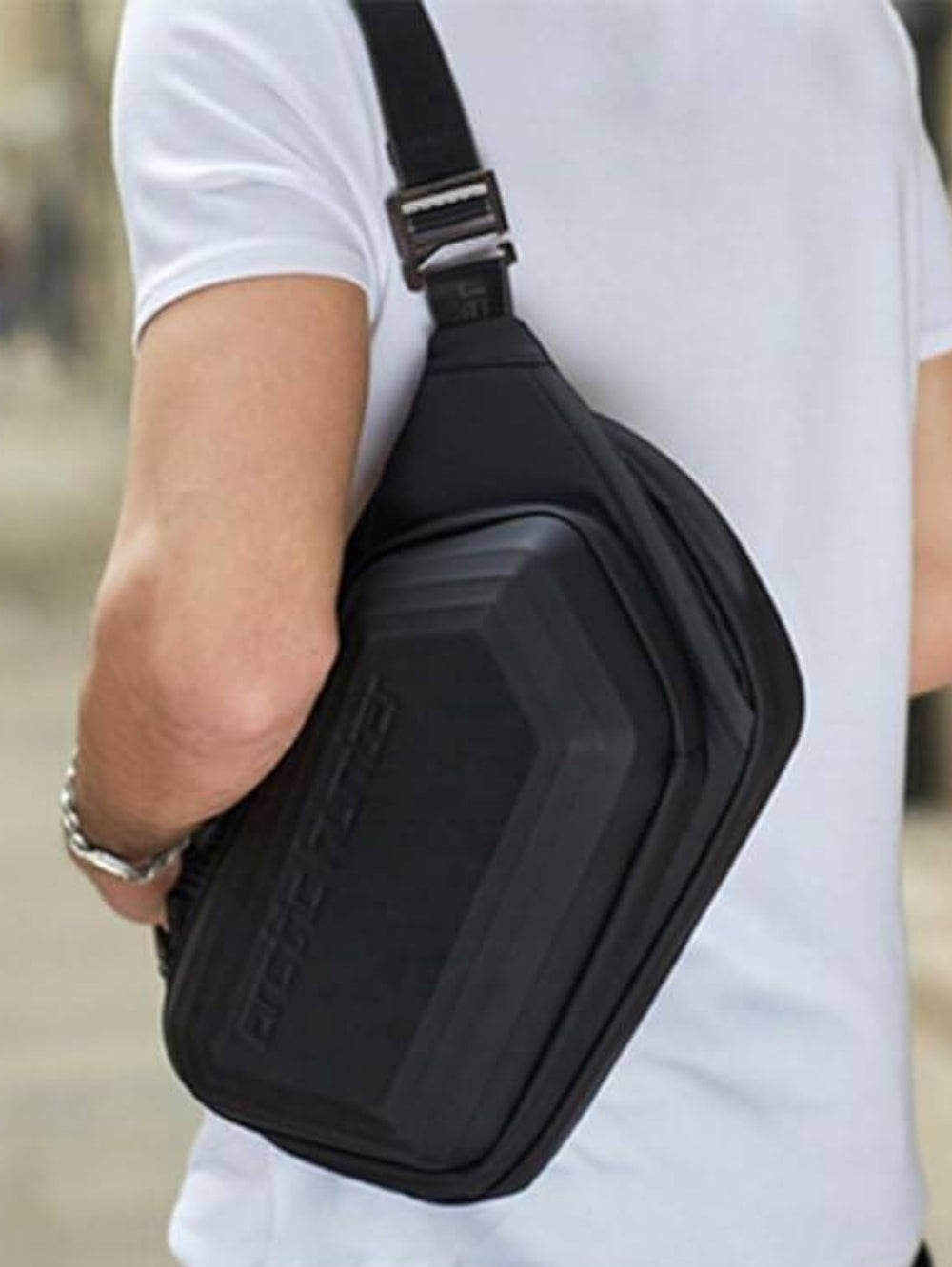 Arctic Hunter Waterproof Anti-Theft Crossbody Sling Chest Bag