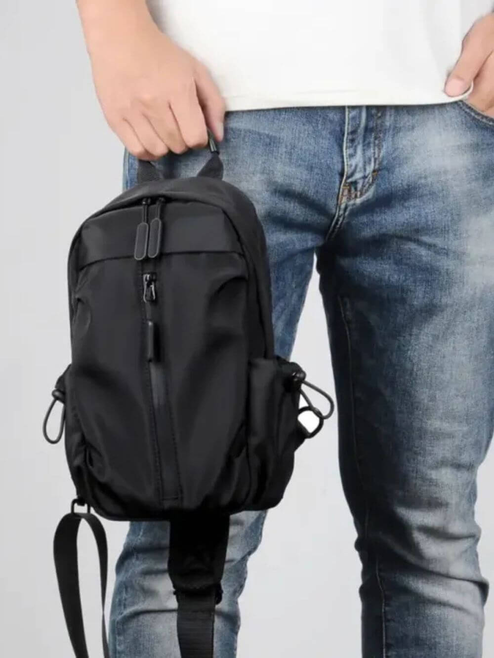 lavizar-usb-crossbody-sling-backpack-Black-lifestyle.jpg